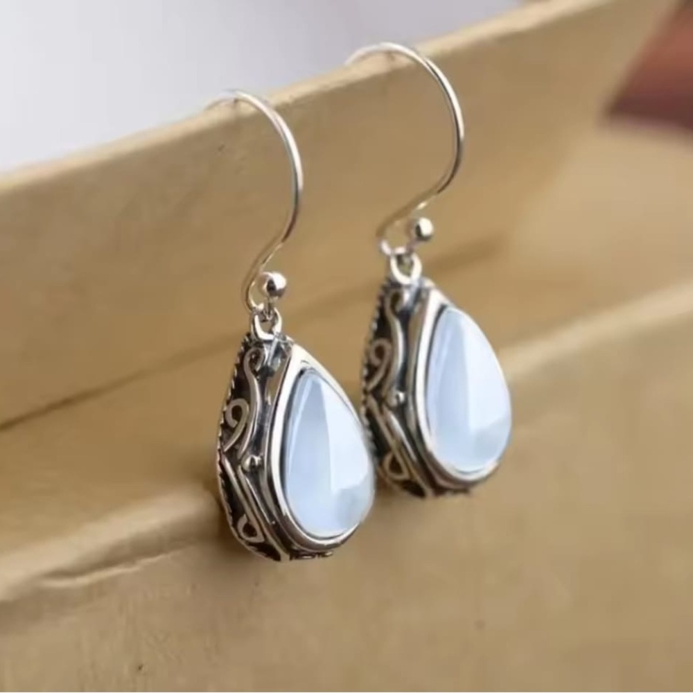 HUITAN Earrings Silver Teardrop Vintage Earrings Red Crystal Hanging Earrings